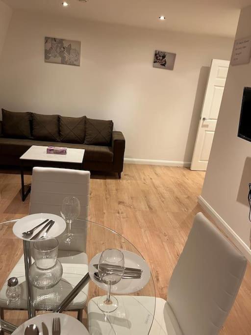 009- Studio Apartment In Ealing F5 Bagian luar foto