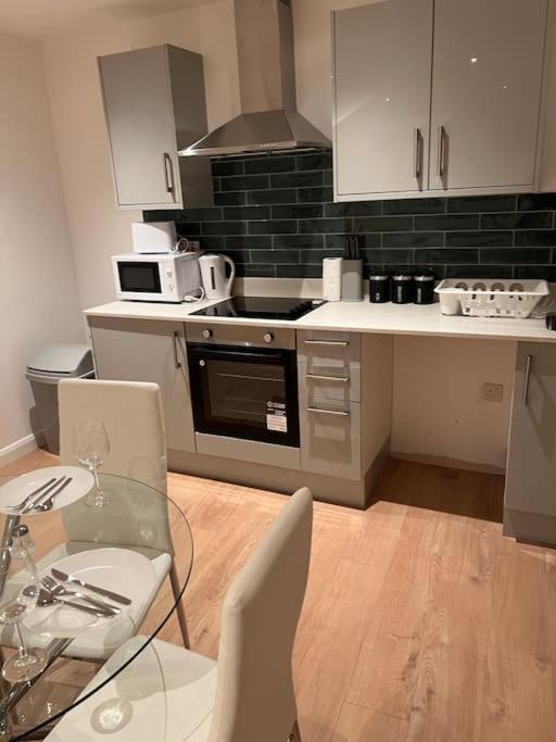 009- Studio Apartment In Ealing F5 Bagian luar foto