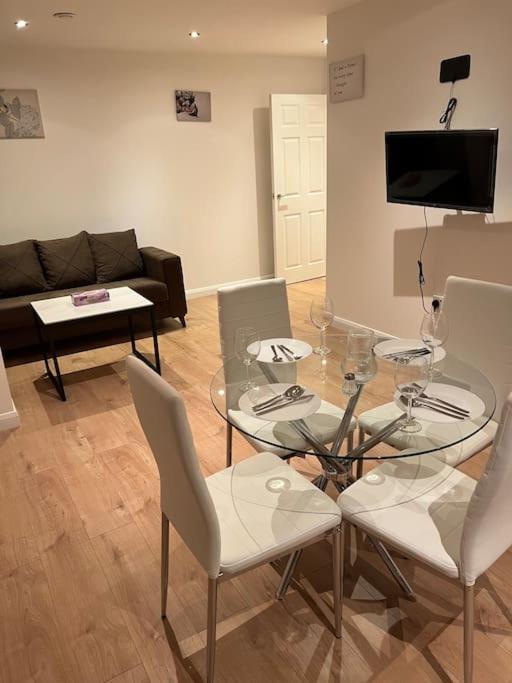 009- Studio Apartment In Ealing F5 Bagian luar foto