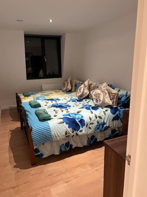 009- Studio Apartment In Ealing F5 Bagian luar foto