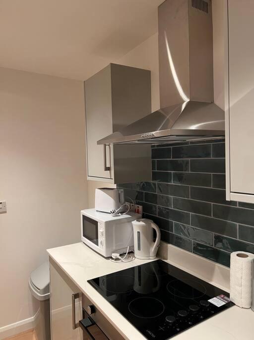 009- Studio Apartment In Ealing F5 Bagian luar foto